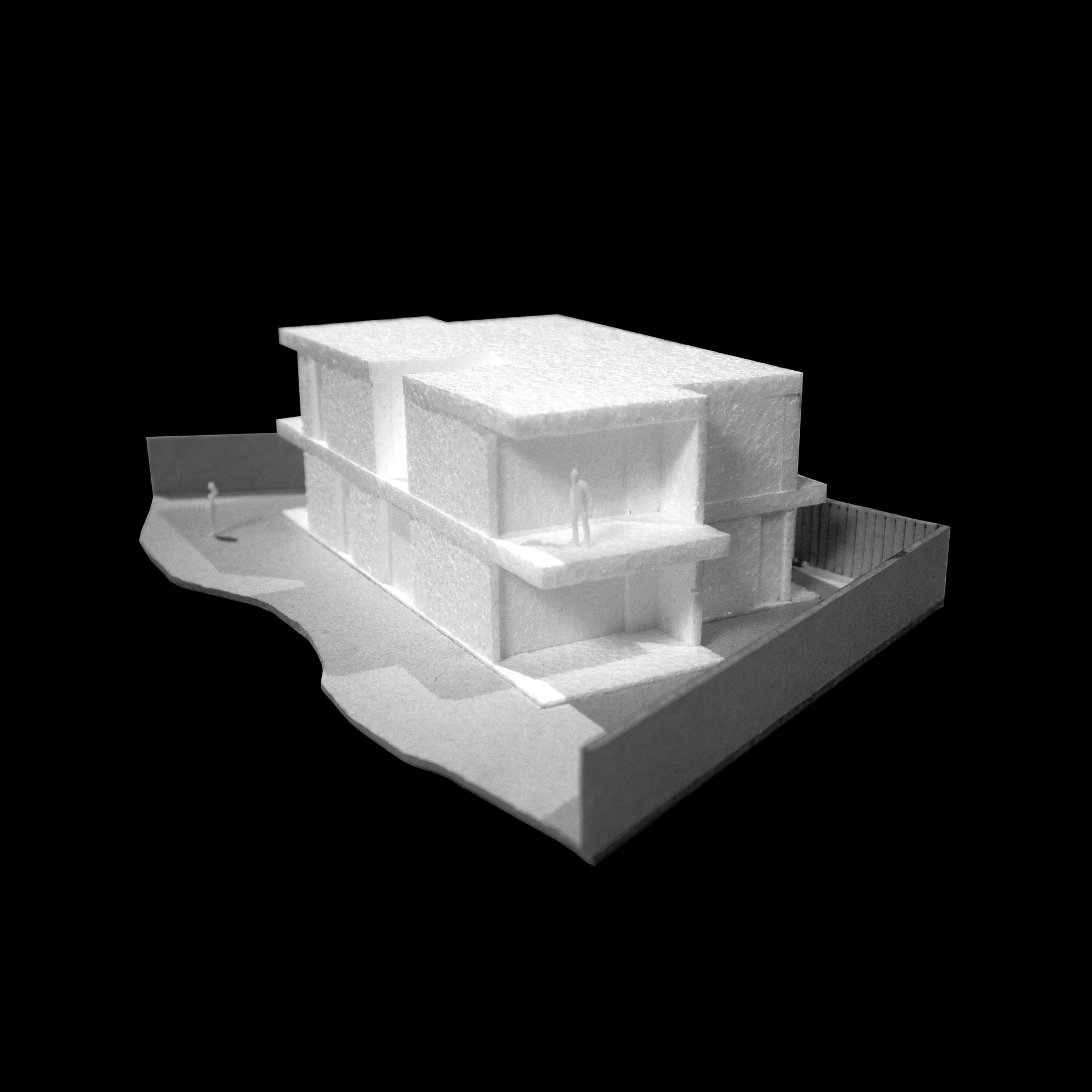 Maquete da Casa no Serrado da Adega vista de topo, com as duas faixas do terreno trapezoidal.