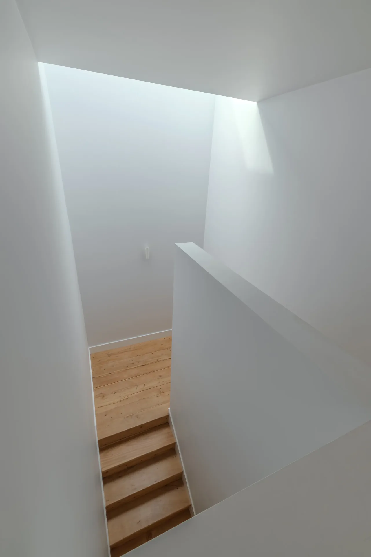 Vazio da escada visto de cima, na Casa na Casa Branca.